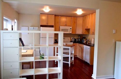 Fairfield Cottage | Cottage By The Beach/Dallas Road! Pet friendly