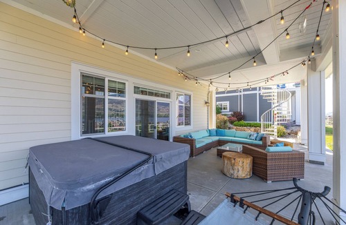 Okanagan-Similkameen Cottage | Cottage on Osoyoos Lake with private hot tub