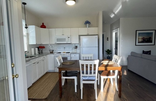 Cherry Valley Cottage | Cottage retreat in "The County" near top-notch wineries and sandy beaches!