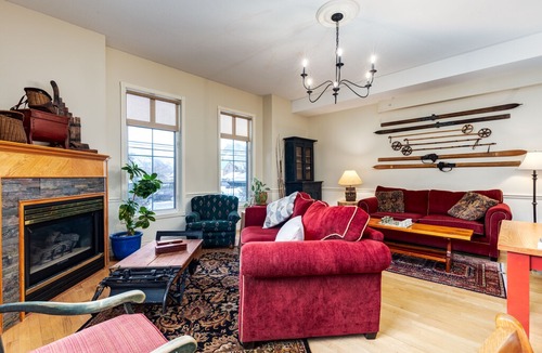 Revelstoke Bed & Breakfast | Courthouse Inn Revelstoke - Two Twin