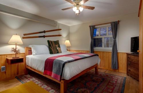 Revelstoke Hotel | Courthouse Inn Revelstoke
