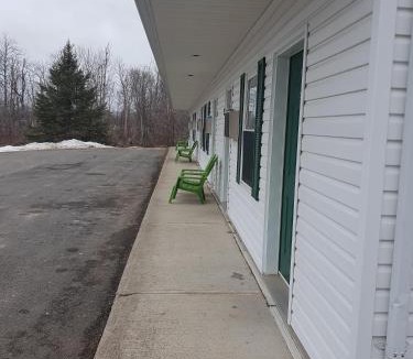 Sussex Hotel | Covered Bridge Inn