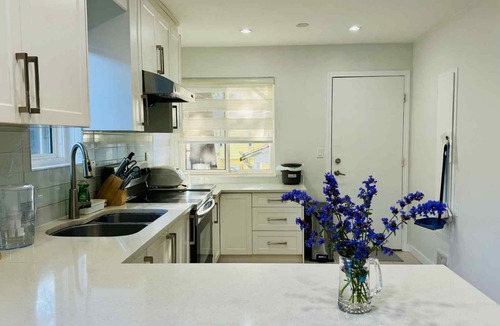 Fraserview House | CozoroHome 3-star Suite Central Vancouver - VRBOSUCK