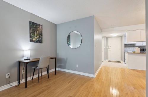 Downtown Toronto Apartment | Cozy 1-BR Condo in DT Toronto