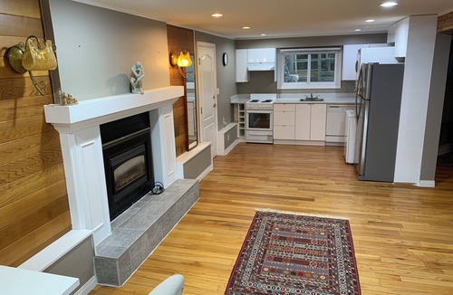 Canyon Heights House | Cozy 1bdr guest suite at the heart of North Vancouver