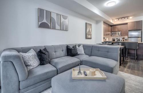 Wellington Place Apartment | Cozy 1BR Downtown Stay with Balcony Views