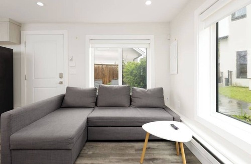 Killarney House | Cozy 2-bd 1.5-bathroom Unit in Vancouver