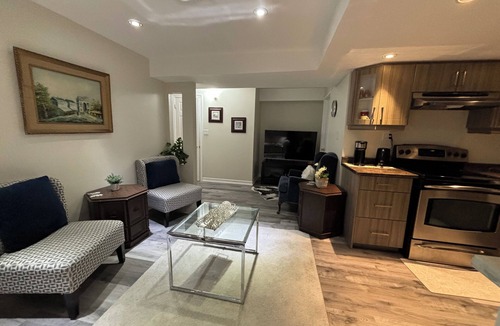 Streetsville Apartment | Cozy 2-Bedroom Apartment in Charming Mississauga