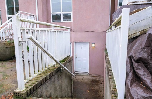 Oakridge Apartment | Cozy 2-Bedroom Basement Guesthouse with Private Entrance