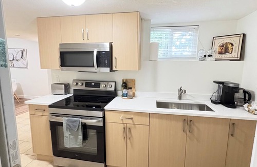 Delta House | Cozy 2-Bedroom Basement Suite in North Delta
