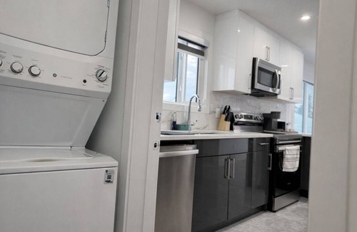 Southeast Edmonton House | Cozy 2 bedroom suite | Pet Friendly| Heated Garage