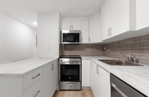 North Vancouver Apartment | Cozy 2BD guest suite in North Van!