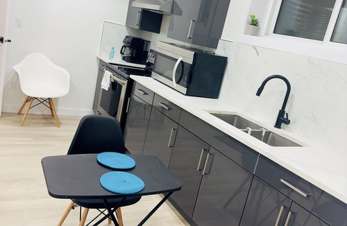 Southeast Edmonton Apartment | Cozy, 2BR apt., fully furnished!