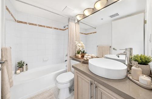 Yaletown Apartment | Cozy 2BR City Escape in Downtown Vancouver