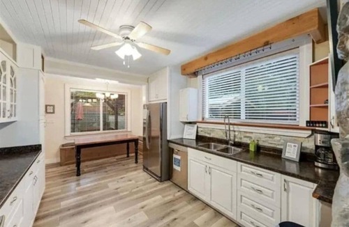 Youbou Cottage | Cozy 2BR Cottage w/Hot Tub! Walk to the Beach!