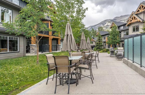 Copperstone Resort Apartment | Cozy 2BR Near Canmore & Banff, Hot Tub