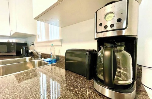 Renfrew-Collingwood House | Cozy 2BR Near Metrotown & Burnaby Hospital