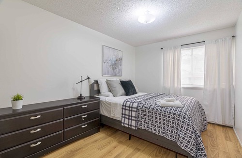 Fort McMurray Apartment | COZY 2BR | w/ Balcony & Parking | Near NLRHC