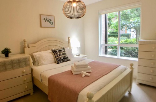 Vancouver Apartment | Cozy 3 Bedrooms Condo in UBC