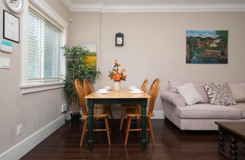 Marpole Apartment | Cozy 3 BR Suite Ideal for Families and Groups