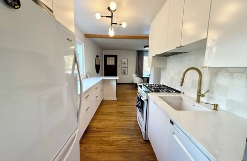 Southeast Edmonton House | Cozy 3bd King Ed Near Whyte Ave