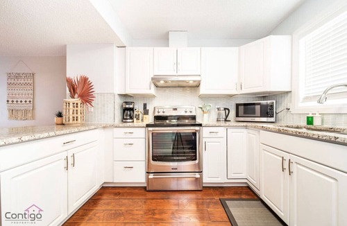 Northwest Edmonton House | Cozy 3BD w/AC, Patio, Theatre Room | 15 min to DT