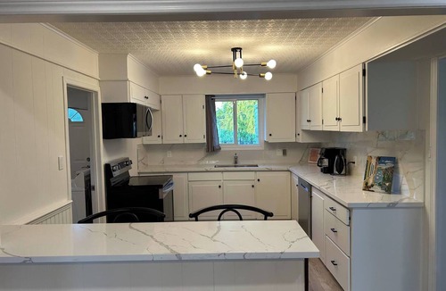 Virginia House | Cozy 3BR Cottage Near Lake Simcoe