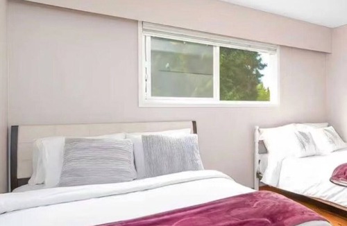 Surrey Cabin | Cozy 3BR Villa Garden View Beach