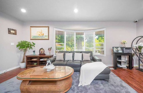 Surrey Cabin | Cozy 3BR Villa Garden View Beach