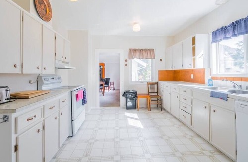 Okanagan-Similkameen House | Cozy 4 Bedroom house in Keremeos