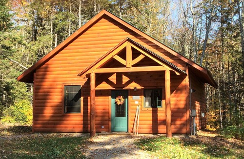 Ripton Cabin | Cozy and pristine timberframe cabin