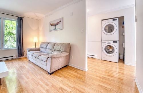 Lower Sackville House | Cozy and private 3 Bedroom, 1.5 Bath Home on Quiet, Private Cul-de-Sac