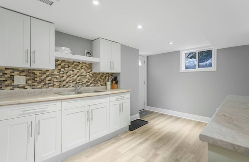 Barrie Apartment | Cozy and Spacious 1BR Basement Apartment | Private entrance