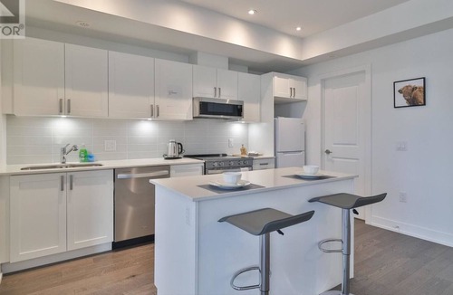 Lakeview House | cozy and spacious 3BR full house in Mississauga with free wifi & free parking.