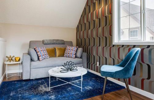 Canmore House | Cozy and Stylish Stay in Mountain View Condo