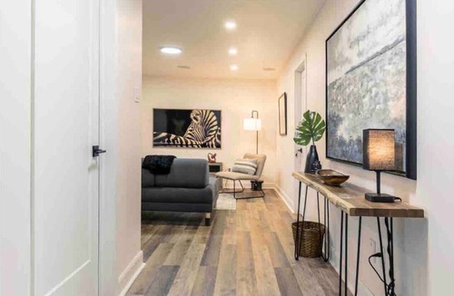 Ottawa Division Apartment | Cozy apartment in a distinguished neighborhood. Self check in
