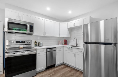 Parry Sound Apartment | Cozy Bachelor unit 1 km from Georgian Bay!