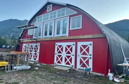 Upper Squamish Cabin | Cozy Barnside Getaway - located on a working farm