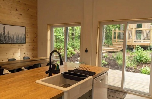 L'Amable Cottage | Cozy Barndominium Retreat | Sauna & Forest
