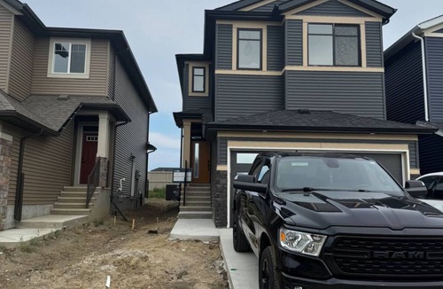 Beaumont House | Cozy basement close to YEG airport