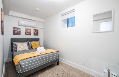 High Park-Swansea Hotel | Cozy Basement Stay Near High Park & Subway - Westend Suites