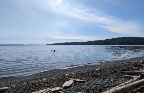 Sooke House | Cozy Beachfront Cabin at Woodside Farm