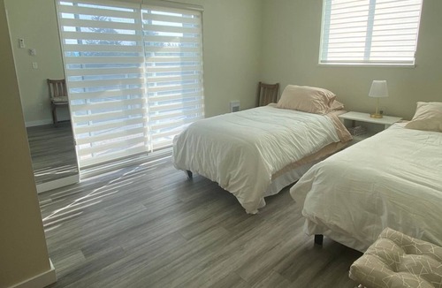 Roberts Creek House | Cozy & Bright Brand New 2 bedroom home in Roberts Creek