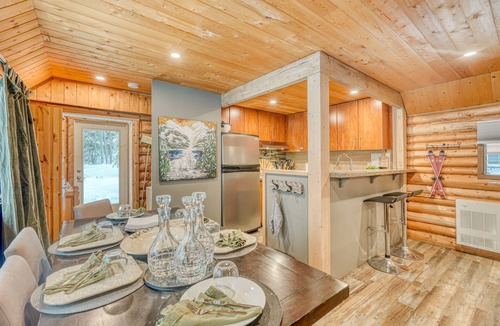 Apex Mountain Cabin | Cozy cabin 5 minutes to the Apex village!