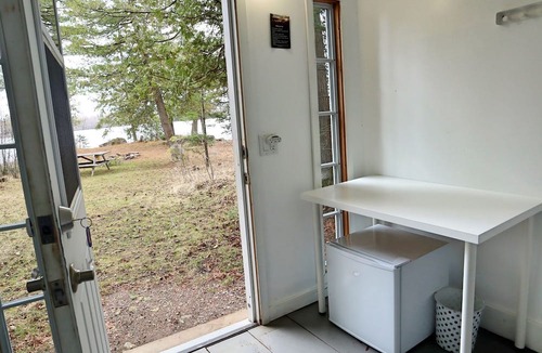 Killaloe Cabin | Cozy Cabin for Ontario Glamping Getaway on Golden Lake