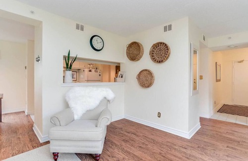 The Blue Mountains Condo | Cozy & Chic Mountain Getaway | Steps to BM Village