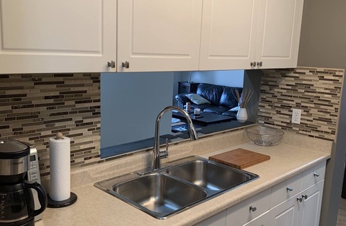 North Central Edmonton Condo | Cozy Condo close to LRT, Stadium and Expo Center.
