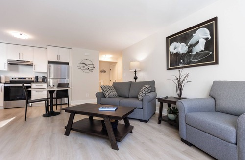 Colwood House | Cozy Corner on Trumpeter