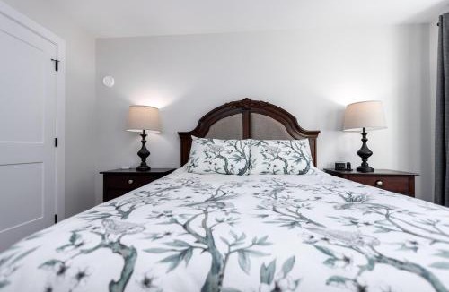 Colwood Apartment | Cozy Corner on Trumpeter