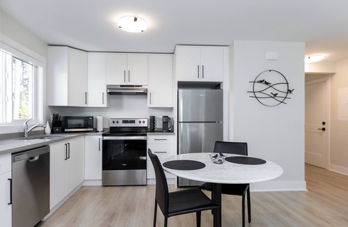 Colwood House | Cozy Corner on Trumpeter